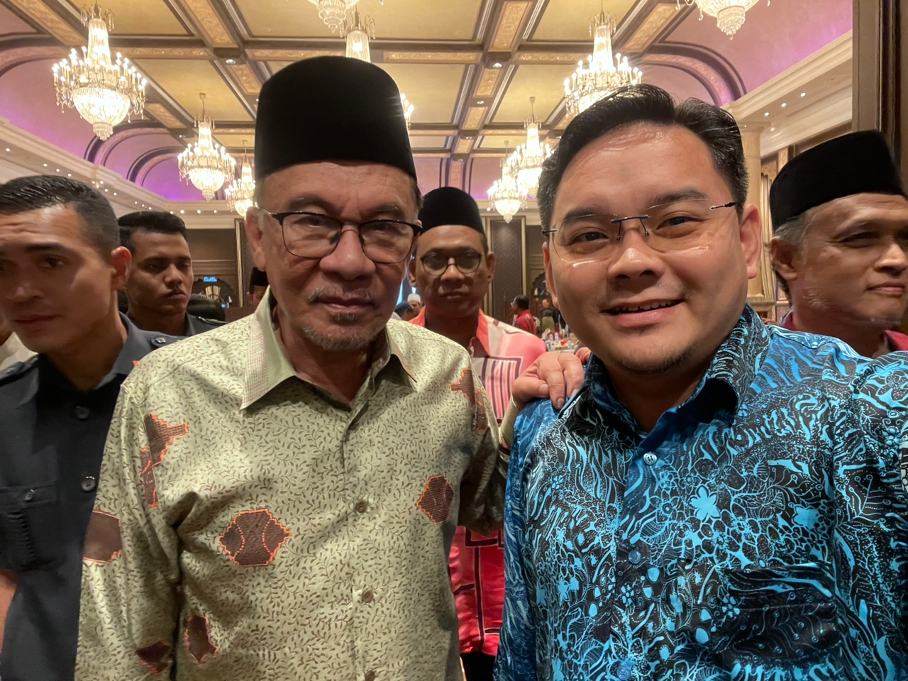 MAJLIS ILMU PERDANA ANWAR IBRAHIM BERSAMA ILMUAN & AHLI AKADEMIK DI ...