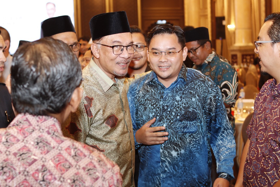 MAJLIS ILMU PERDANA ANWAR IBRAHIM BERSAMA ILMUAN & AHLI AKADEMIK DI ...